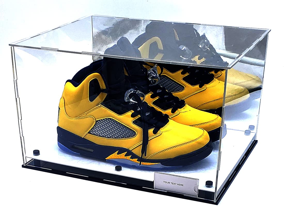 Sneaker case with black marble and white platform - view 1